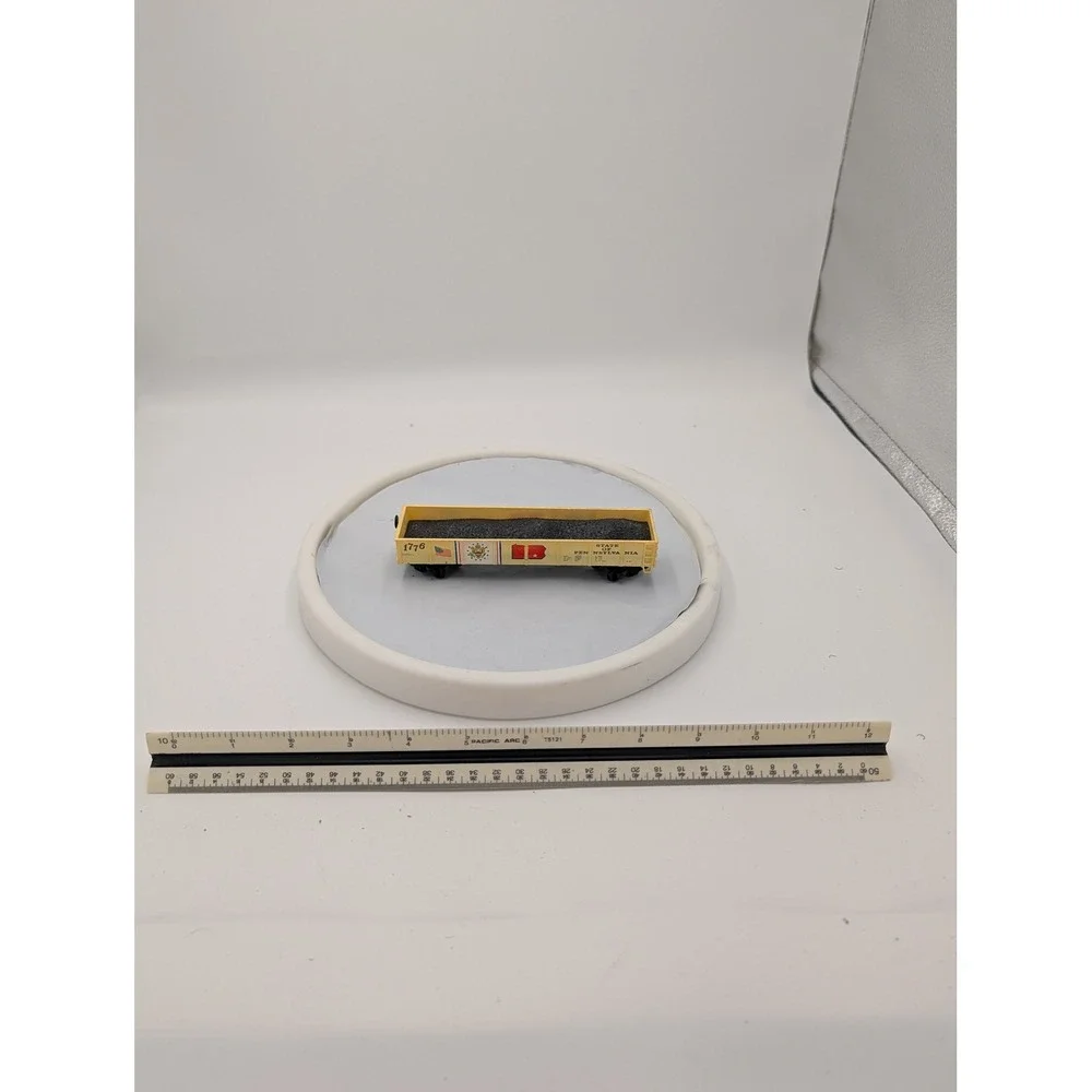 HO‎ Scale Pennsylvania Bicentennial 1776 Gondola Car with Coal Load Cream